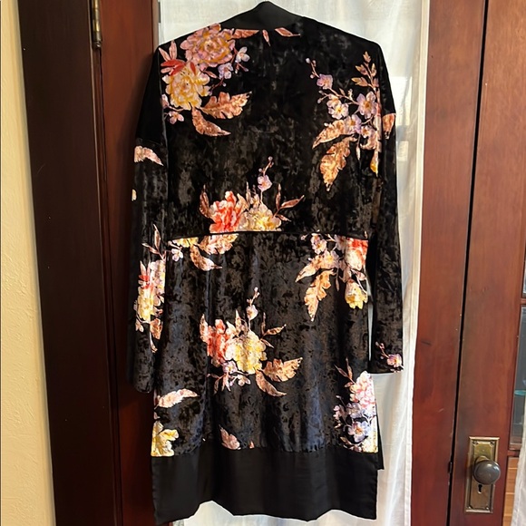 Floral Velvet Open Blazer Kimono - Picture 4 of 4
